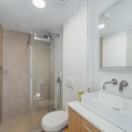 Greek House Complex A5 نيدري